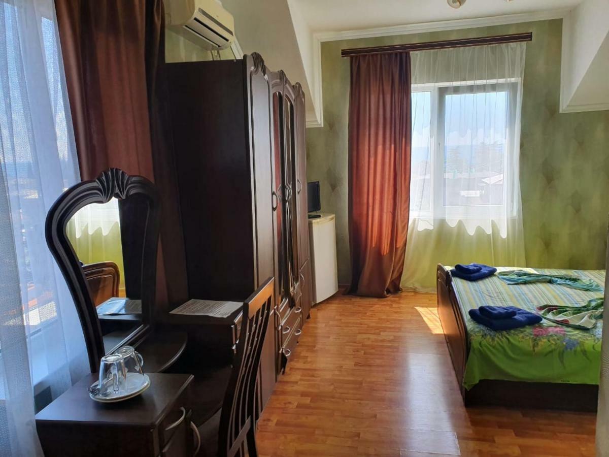 Ахра Hotel Gagra Exterior foto
